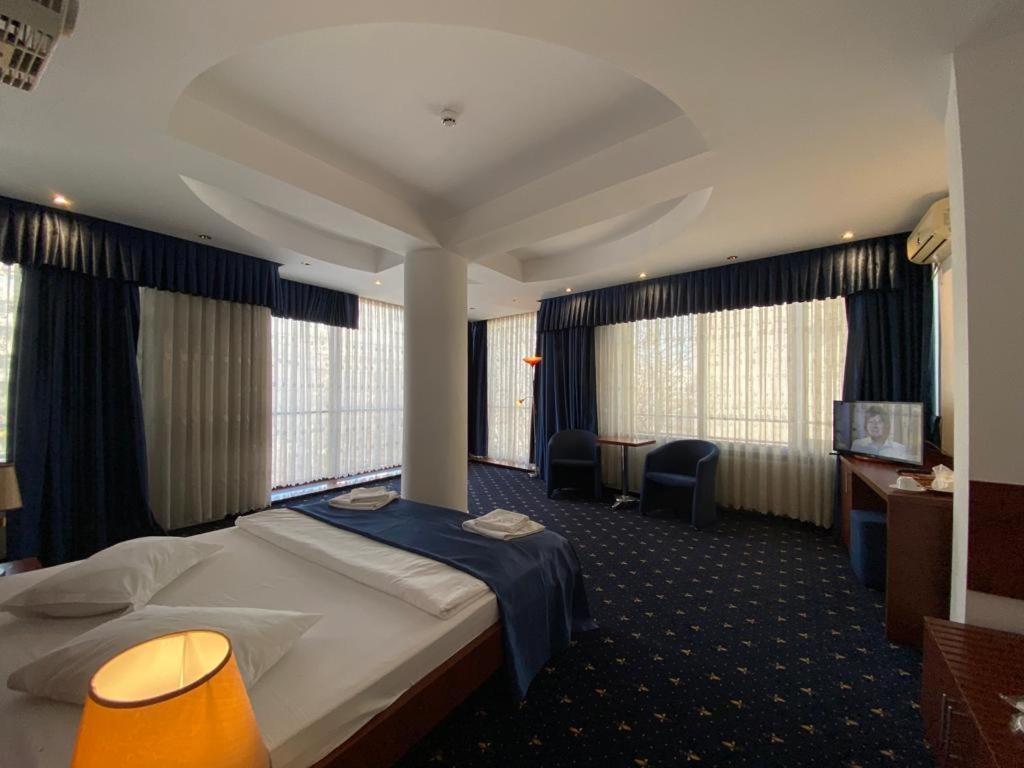 Samaa Hotel Bucharest Exterior photo
